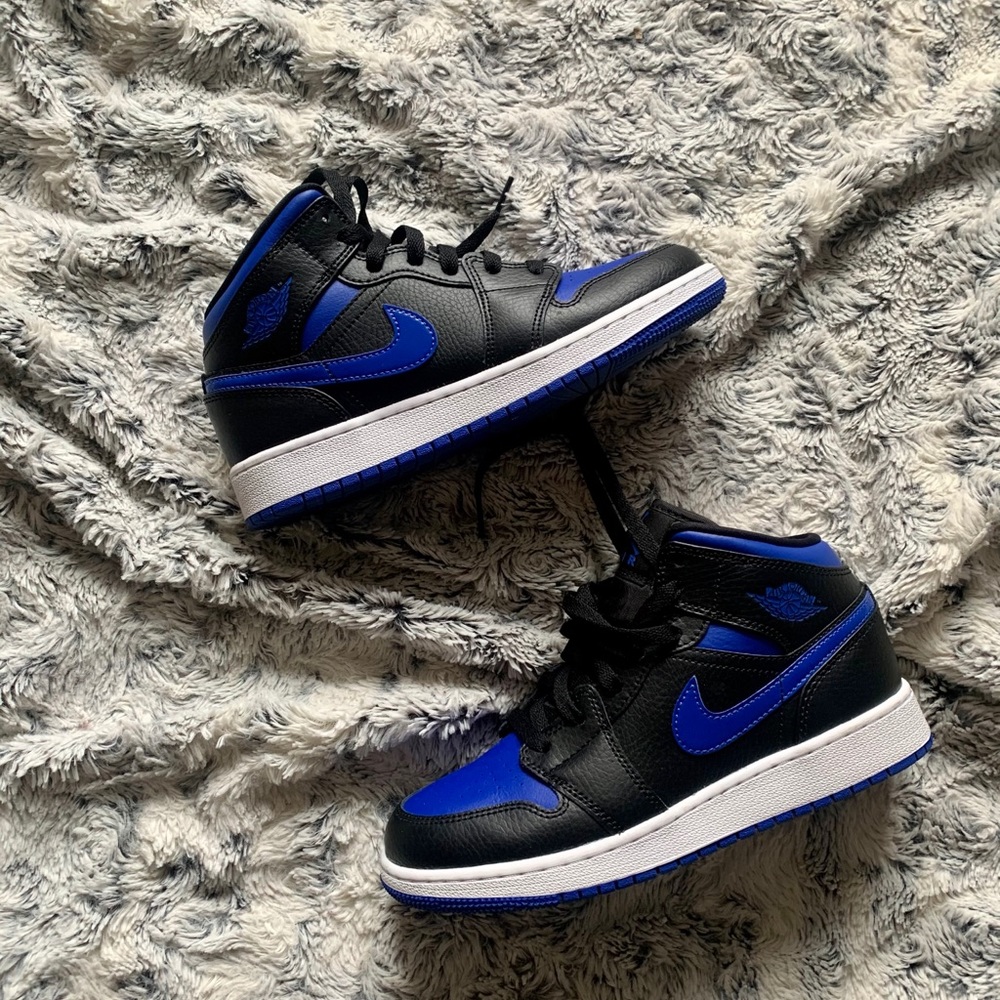 Air Jordan 1 Mids